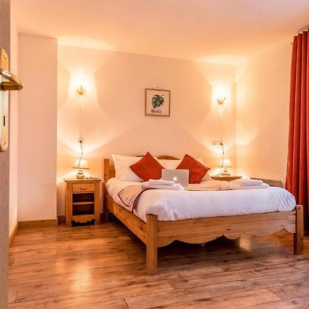 Madame Vacances Les Chalets Du Berger Premium*** La Feclaz Exterior photo