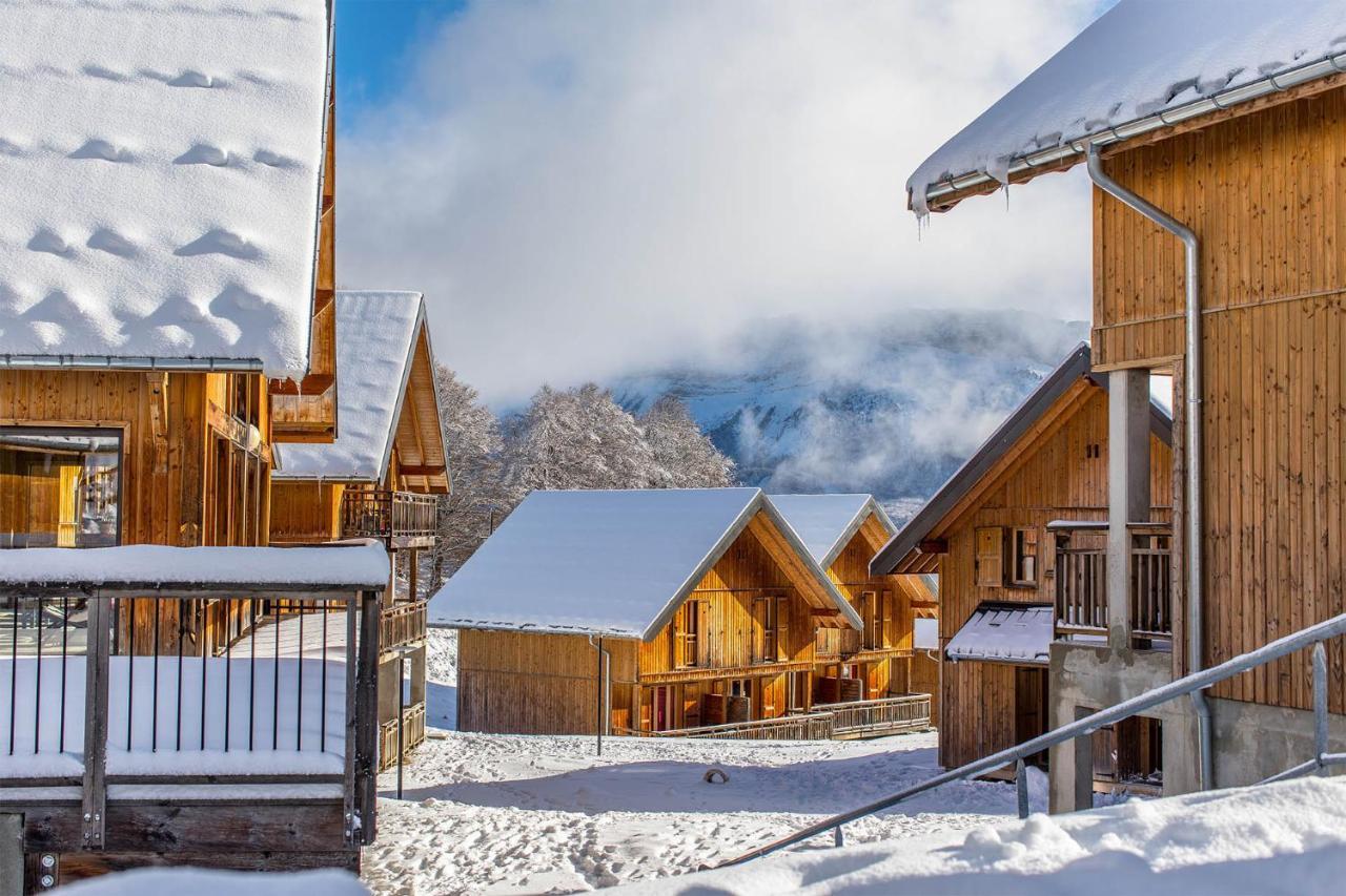 Madame Vacances Les Chalets Du Berger Premium*** La Feclaz Exterior photo