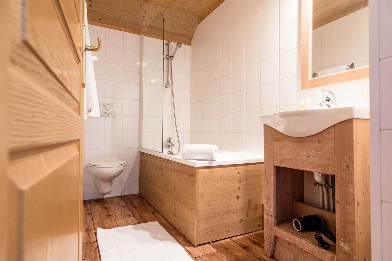 Madame Vacances Les Chalets Du Berger Premium*** La Feclaz Exterior photo