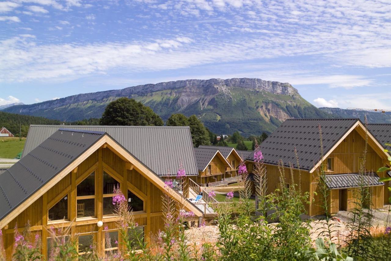 Madame Vacances Les Chalets Du Berger Premium*** La Feclaz Exterior photo