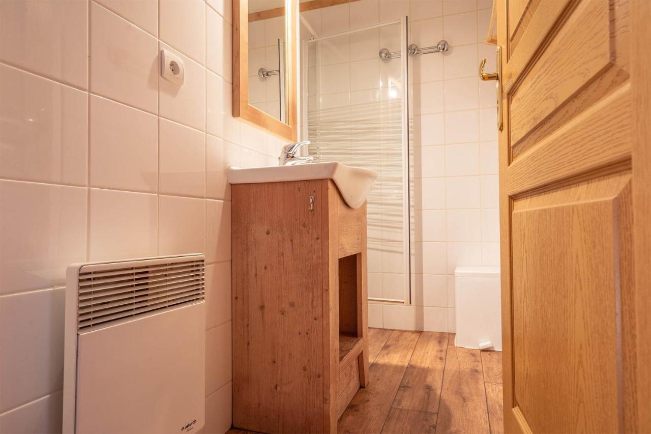 Madame Vacances Les Chalets Du Berger Premium*** La Feclaz Exterior photo