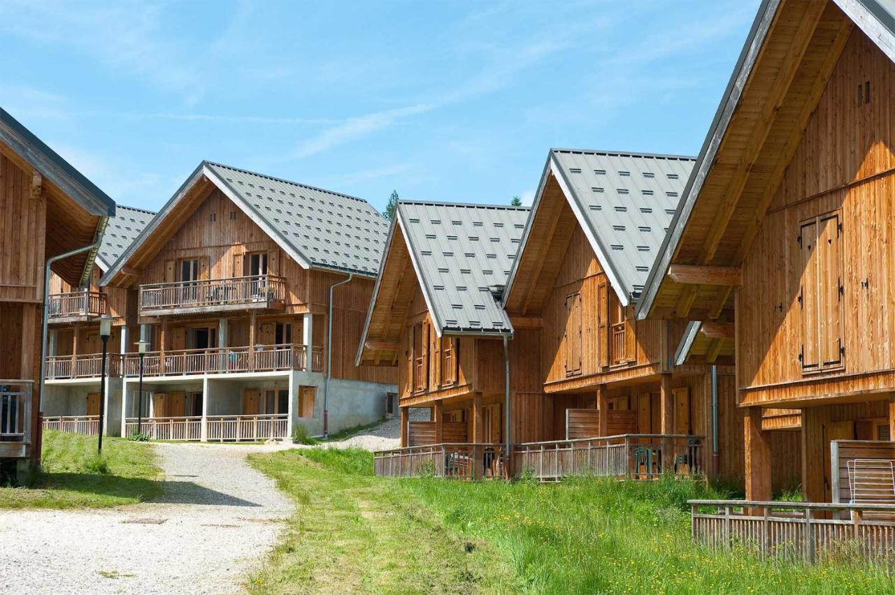 Madame Vacances Les Chalets Du Berger Premium*** La Feclaz Exterior photo